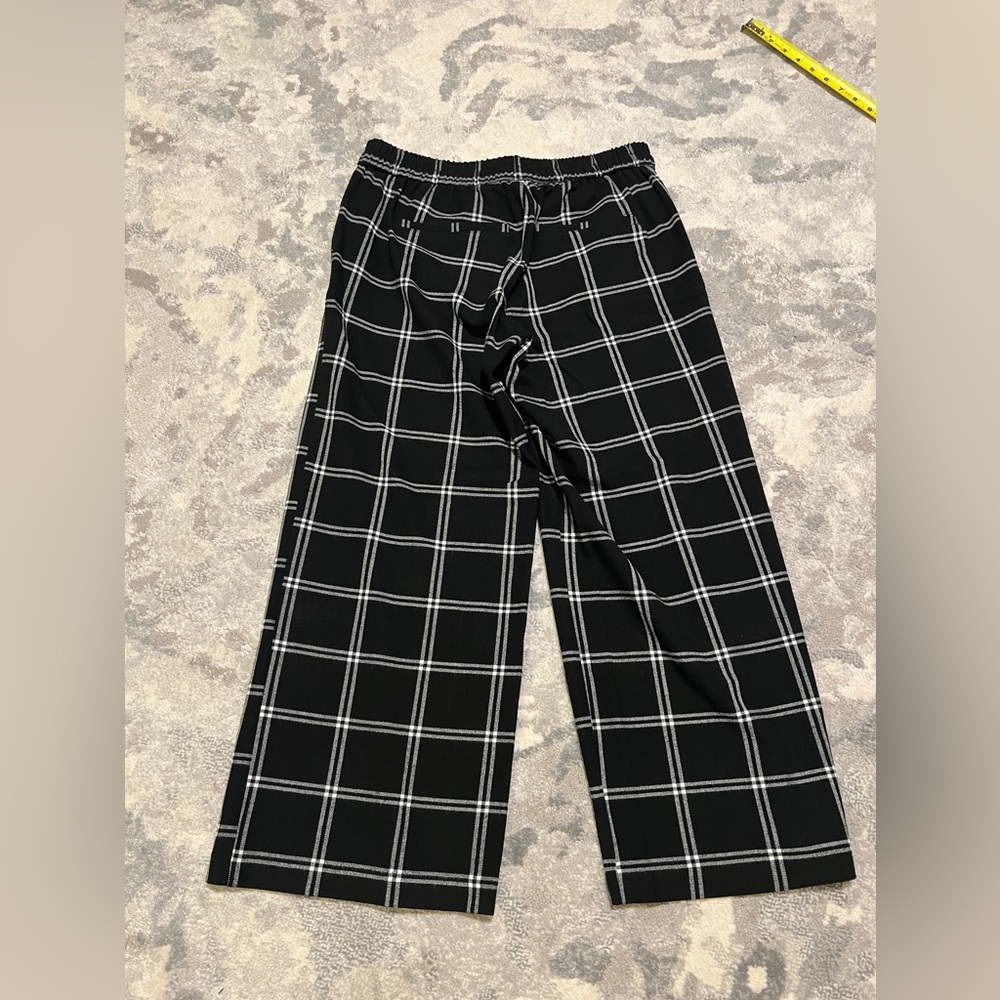 Classic pant, perfect for the office.